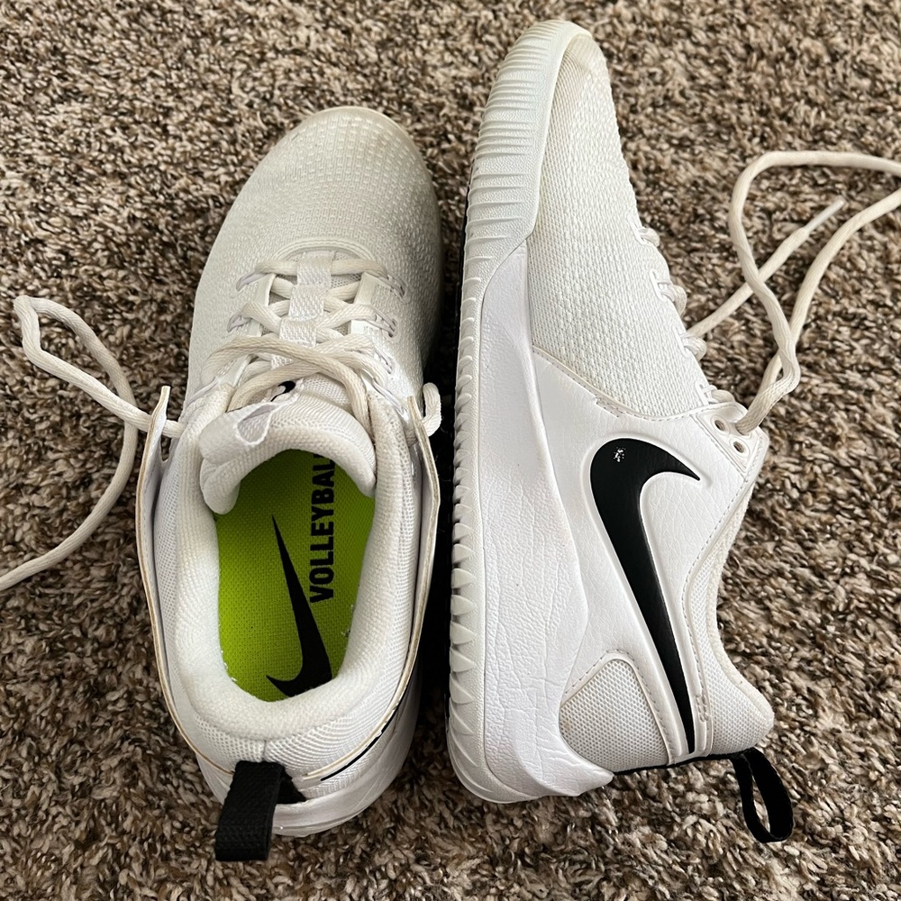 nike volleyball shoes size 8.5